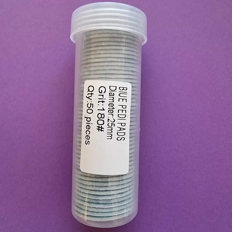 Keičiamos dildės ant minkšto pagrindo pedikiūro diskui Ø25mm 180grit (1vnt) Keičiamos dildės ant minkšto pagrindo pedikiūro diskui Ø25mm 180grit (1vnt)