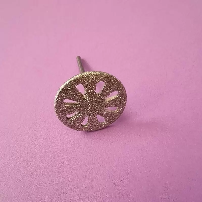 Diskas pedikiūrui ir manikiūrui "Water Drop (8Holes) Diamond 80" Ø 25mm Diskas pedikiūrui ir manikiūrui "Water Drop (8Holes) Diamond 80" Ø 25mm