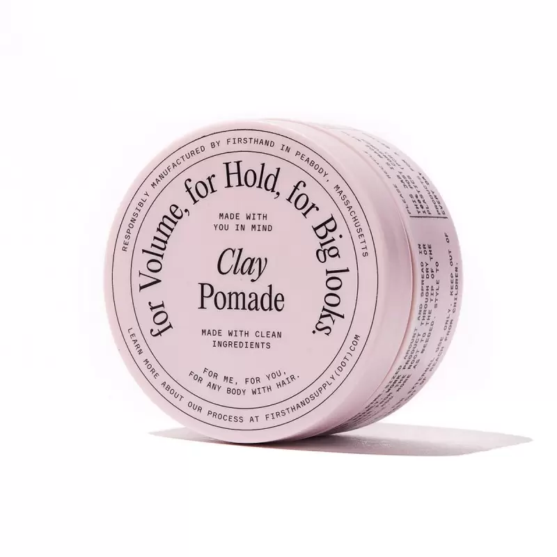 FIRSTHAND Clay Pomade - Pomada plaukams 88 ml FIRSTHAND Clay Pomade - Pomada plaukams 88 ml