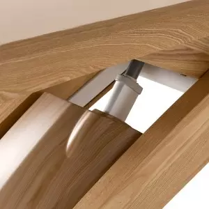 Шезлонг Sillon Siesta SPA, кремовый с светло-коричневым основанием.