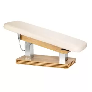 Шезлонг Sillon Comfort SPA, кремовый с светло-коричневым основанием.