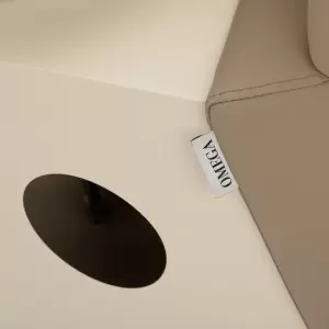 Парикмахерская Omega Marina бежевого цвета